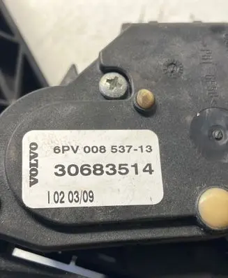 Volvo V70 Accelerator throttle pedal 6PV00853713 30683514