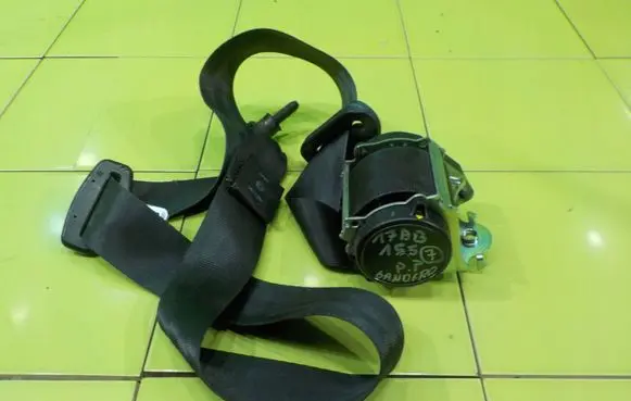 Dacia Sandero II Front seatbelt 868845972R BEZPIECZENSTWA