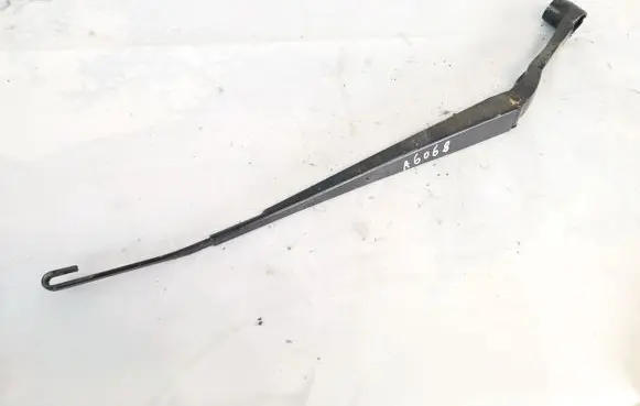 Nissan Qashqai Front wiper blade arm nissan2461