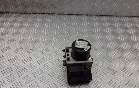 Ford Focus ABS Pump 3M12M110JA
