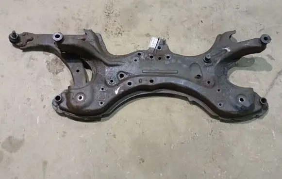Toyota Corolla Verso AR10 Front subframe 