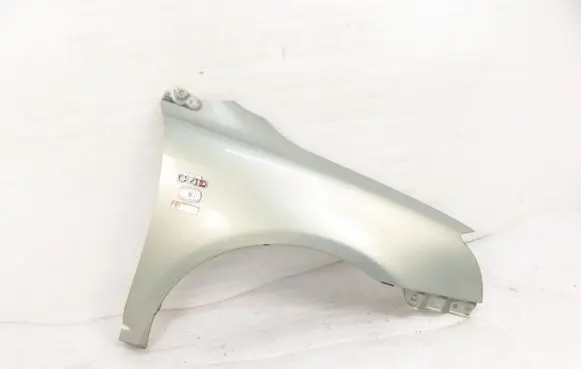 Toyota Avensis T250 Fender
