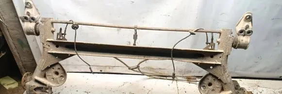 Volkswagen PASSAT B5.5 Rear axle beam 