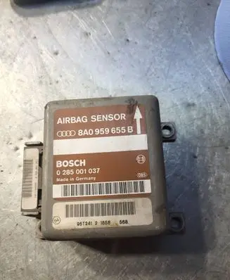 Audi A6 S6 C4 4A Airbag control unit/module 8A0959655B 0285001037