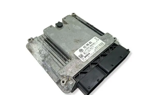 Volkswagen PASSAT B6 Engine control unit/module 03C906021 0261S04448