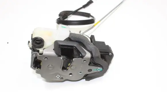 Chevrolet Orlando Rear door lock 13578243