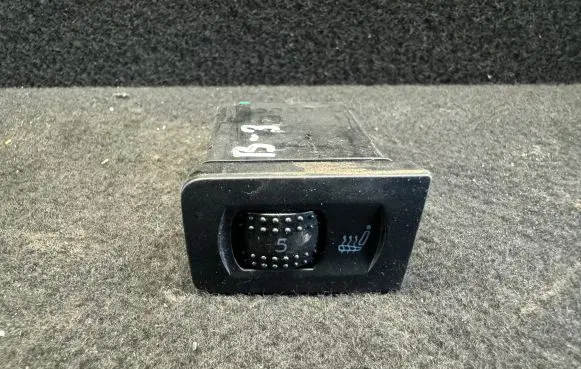Volkswagen Golf IV Seat heating switch 1J0963563B