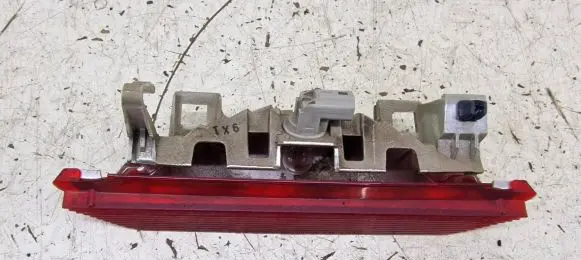 Toyota Yaris Third/center stoplight 52008