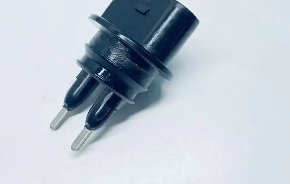 Volkswagen Golf VI Windshield washer fluid level sensor 7M0919376