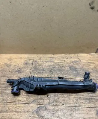 Engine coolant pipe/hose