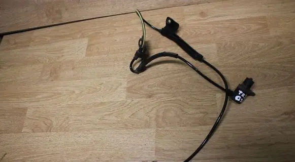 Toyota Avensis T250 ABS brake wheel speed sensor 026500667 8954202040