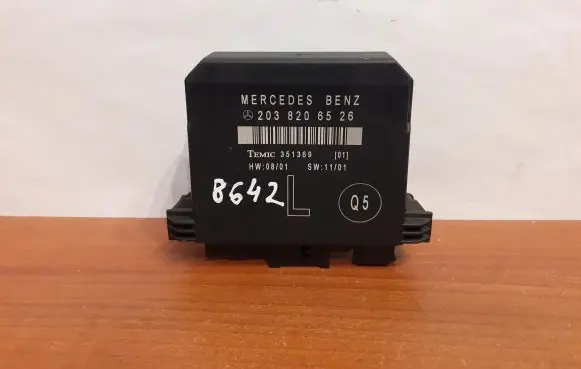Mercedes-Benz C W203 Door control unit/module 2038206526 8642