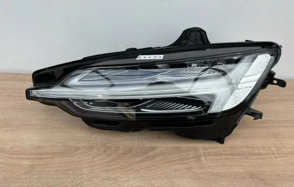 Volvo V60 Headlight/headlamp 32228817