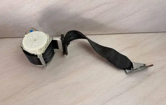 Volkswagen Jetta VI Rear seatbelt 5C6857806D