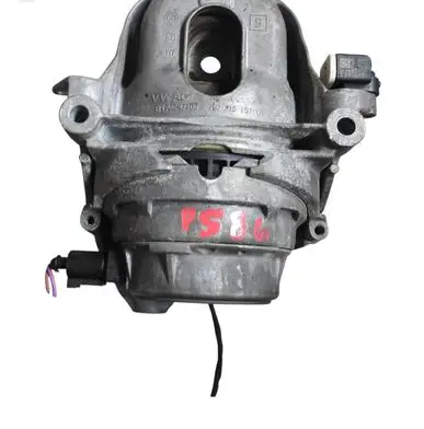 Engine mount vacuum valve