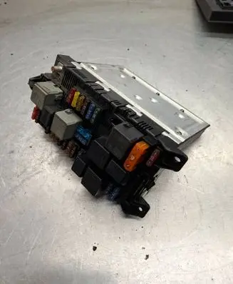 Mercedes-Benz E W211 Fuse module 2115453001