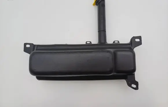Opel Omega B1 Windshield washer fluid reservoir/tank FT0023935