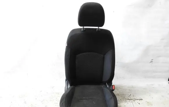 Mitsubishi ASX Front passenger seat 7240rfeterA126cs