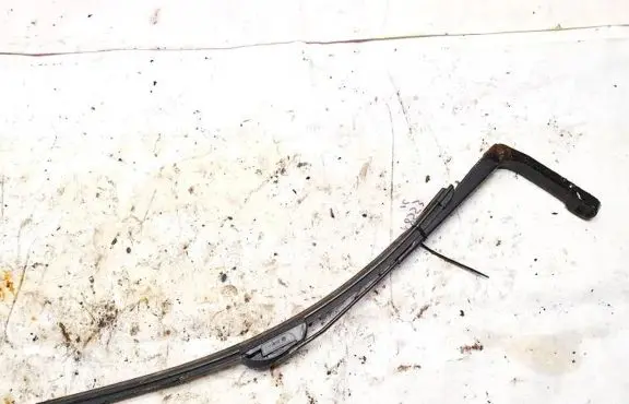 Mercedes-Benz ML W163 Front wiper blade arm