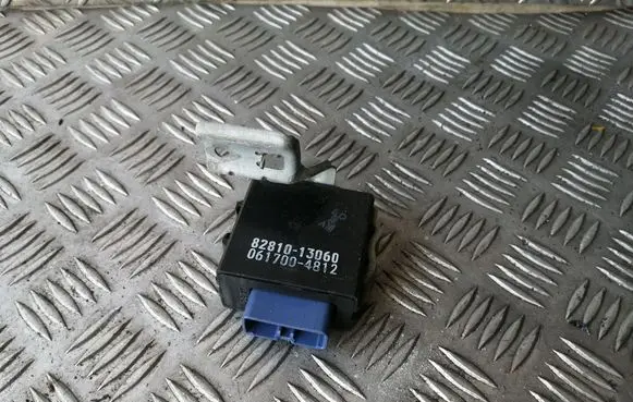 Toyota Yaris Day light relay 8264212050 8281013060 0617004240