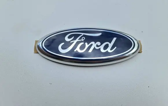 Manufacturer badge logo/emblem