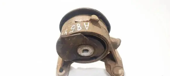 Toyota RAV 4 (XA30) Engine mount bracket av95611 av-95611