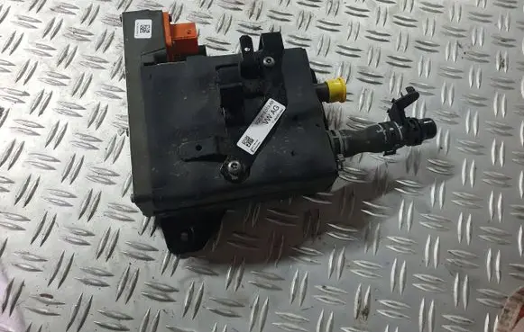 Volkswagen Golf VII Other engine bay part