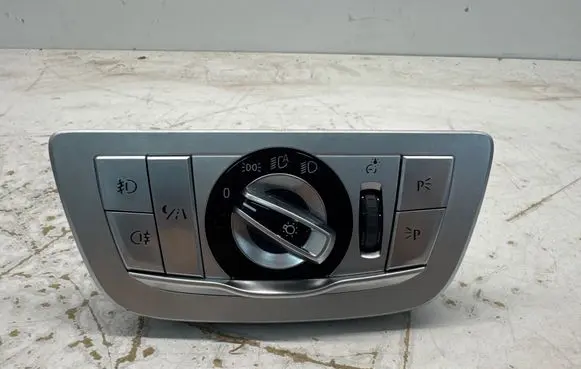 BMW 5 G30 G31 Light switch 6841895