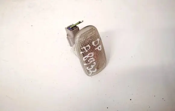 Toyota RAV 4 (XA20) Front fender indicator light