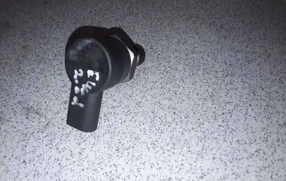 BMW 3 E46 Fuel pressure regulator 0281002481