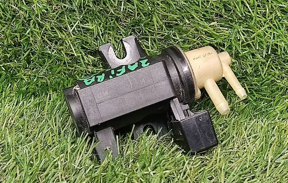 Opel Zafira C Turbo solenoid valve 55566898