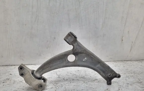 Volkswagen PASSAT B6 Front lower control arm/wishbone 3C0407153B