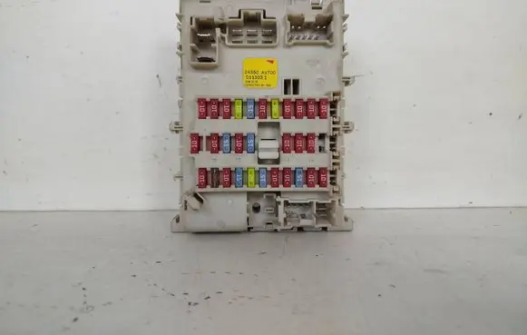 Nissan Primera Fuse box set 24350AV700 0113031
