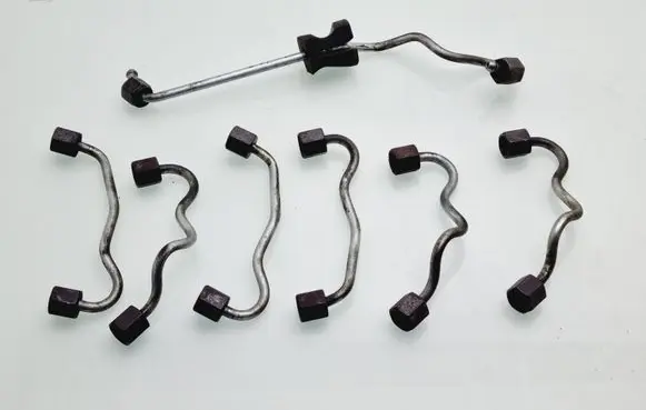 BMW X5 E70 Fuel injector supply line/pipe 