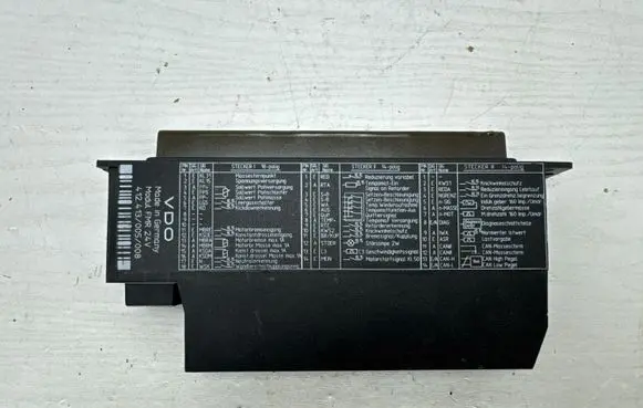 Mercedes-Benz Metris W447 Interior lighting relay 0004463602 E1000040