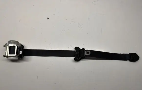 Peugeot 5008 II Front seatbelt 89788478 2231P1004 34198413C