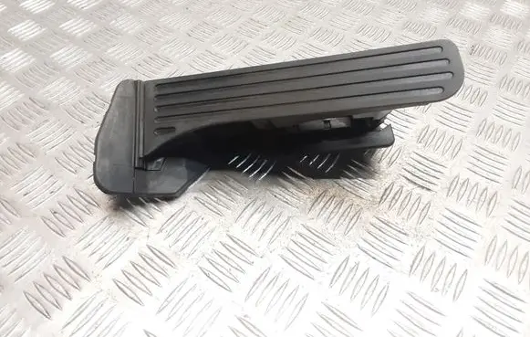 Volkswagen PASSAT B7 Accelerator throttle pedal 6PV01104005 1K2721503AJ
