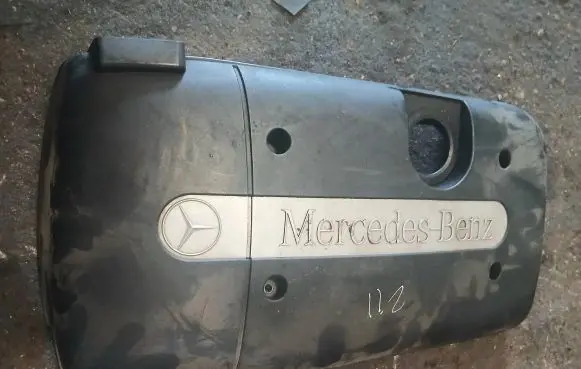 Mercedes-Benz C W203 Engine cover (trim) A6110101067