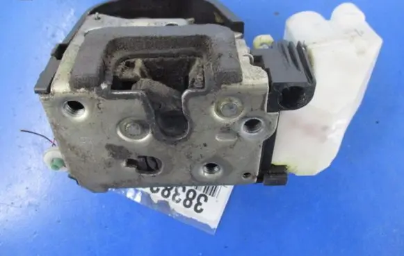 Alfa Romeo 147 Front door lock