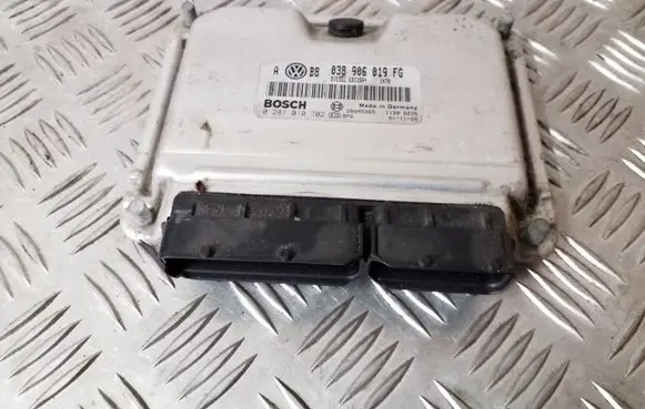 Volkswagen Golf IV Engine control unit/module 038906019FG 0281010702