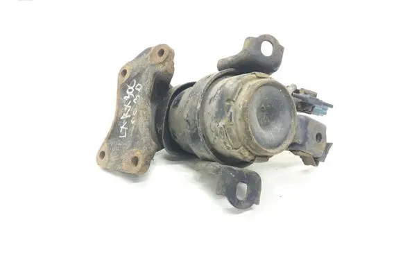 Lexus RX 300 Engine mount bracket