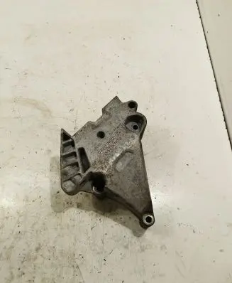Volkswagen Golf V Engine mounting bracket 03G199207