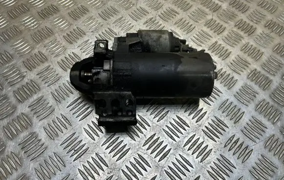 BMW 5 F10 F11 Starter motor 7801203 0001115069