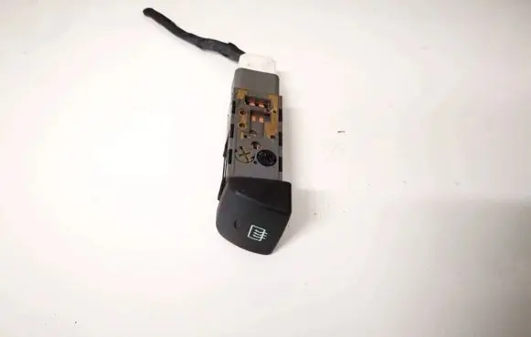 Hyundai Santa Fe Windscreen/window heater switch 9371026500