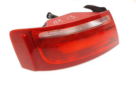 Audi A5 8T 8F Rear/tail lights 8T8945095