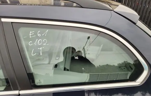 BMW 5 E60 E61 Front triangle window/glass SZYBAKAROSERYJNA