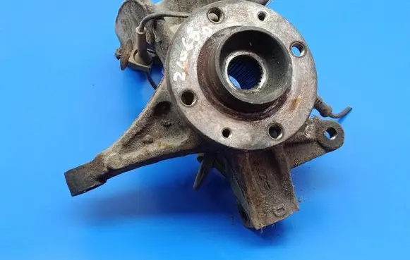 Front wheel hub spindle knuckle
