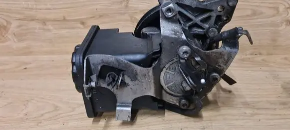 BMW 3 E46 Power steering pump 6756575