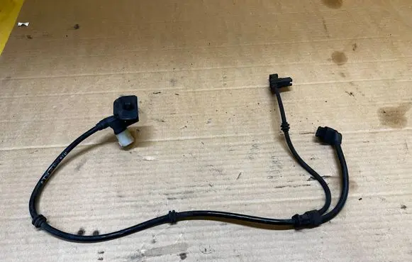 Mercedes-Benz GL X166 ABS rear brake sensor A1665405609