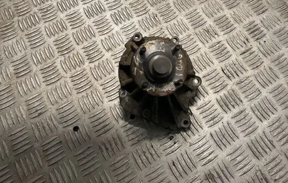 Toyota Land Cruiser (HDJ90) Water pump